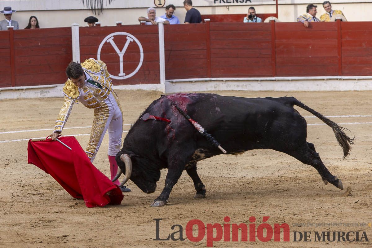 Tarde histórica en Abarán con la alternativa de José María Trigueros y el indulto de Tomás Rufo, junto a Castella salieron a hombros