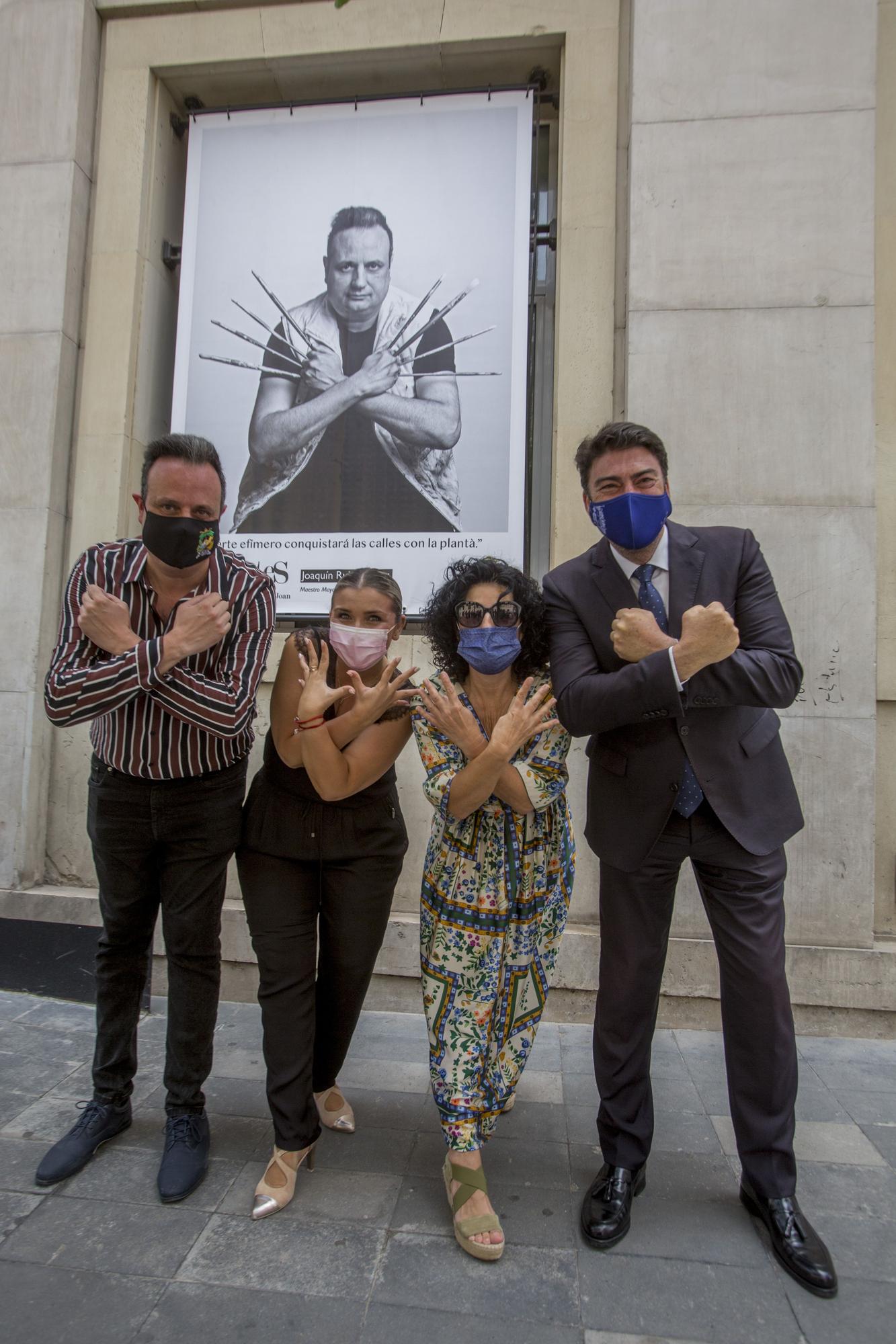 Homenaje a trece profesionales de las Hogueras en la muestra fotográfica "Referentes"