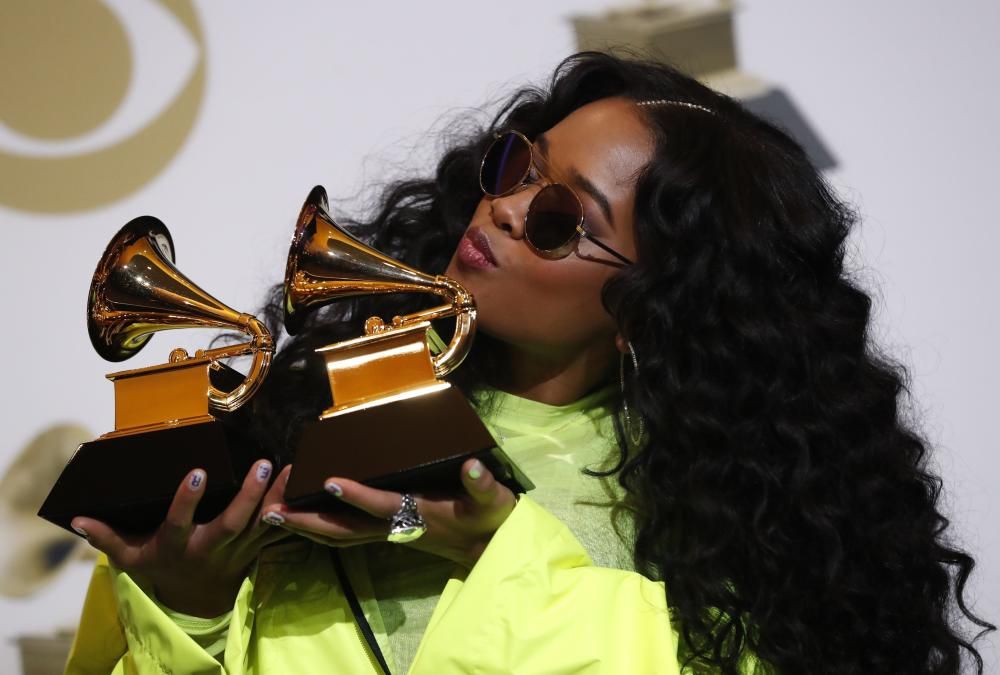 H.E.R en los Grammy