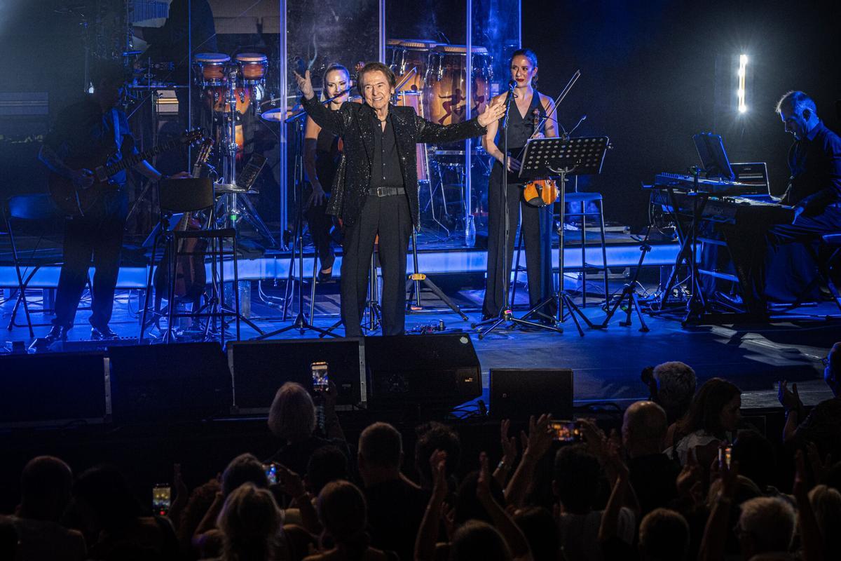Concierto de Raphael dentro del ciclo Les Nits Occident, celebrado en los Jardins del Palau de Pedralbes de Barcelona