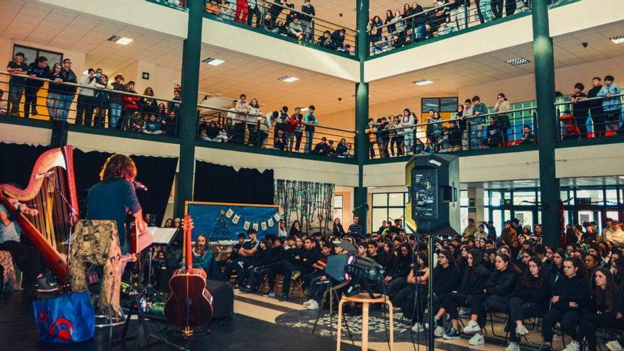 El instituto de A Barcala celebra un concierto por sus 25 años