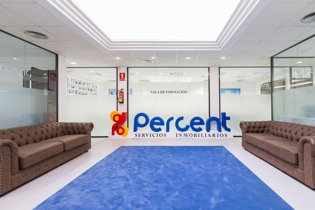 Instalaciones de Percent en la calle Daniel Balaciart, 6 de València.