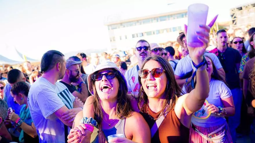 El festival Revenidas abre cuatro días de música y diversión con De Ninghures
