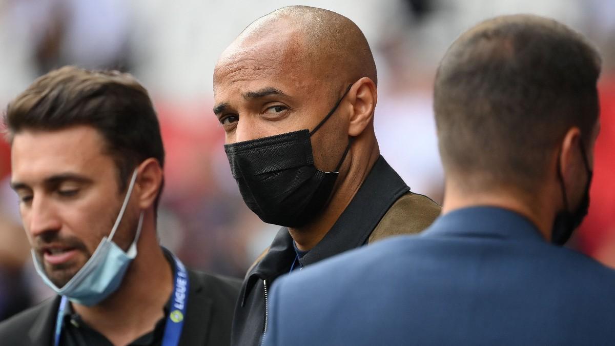 Thierry Henry en la previa de un partido de la Ligue 1