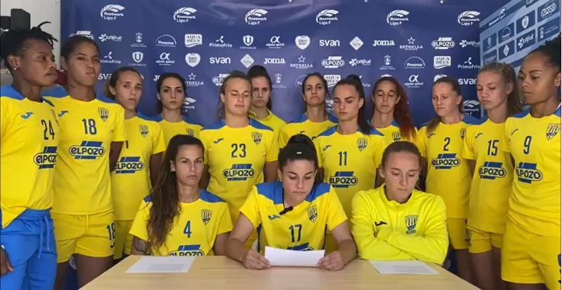 Captura de pantalla del video de las quince jugadoras del Alhama