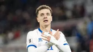 Fisnik Asllani, entre el interés del Barça y el sueño de la Champions: "Se me pone la piel de gallina"