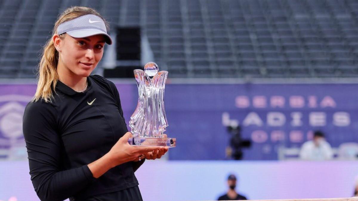 Badosa, con el trofeo de campeona