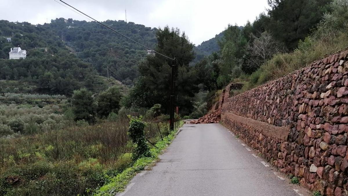 Desprendimiento en la carretera de Segart