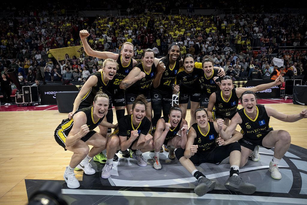 La celebración del Hozono Jairis tras ganar la Copa de la Reina, en imágenes