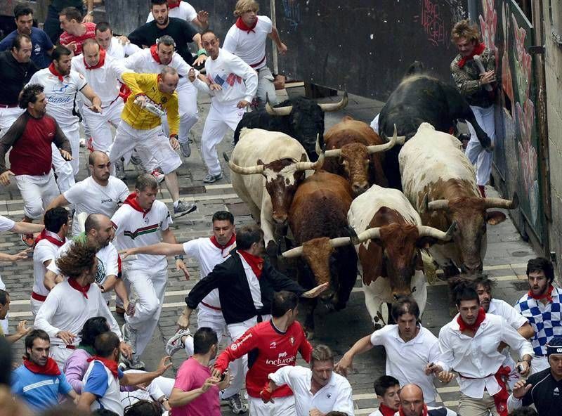 Fotogalería: 6º encierro de los Sanfermines 2013