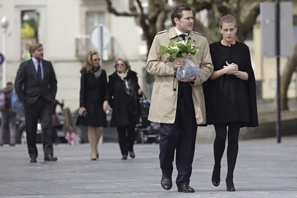 Funeral por Ichu Salazar-Simpson Bosh en la iglesia de San Pedro de Gijón