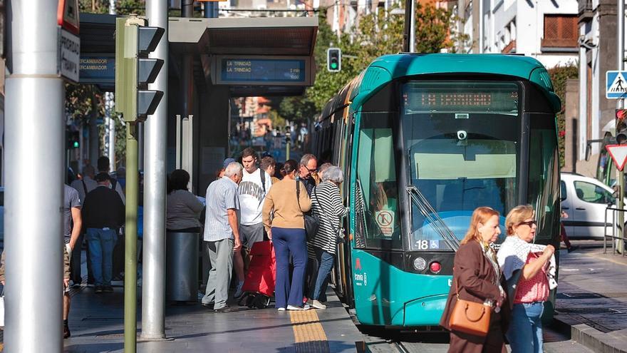 La Línea 1 del Tranvía, operativa todo el fin de semana de Plenilunio Santa Cruz