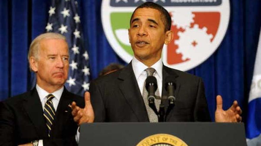 Barack Obama junto al vicepresidente de los Estados Unidos, Joe Biden.