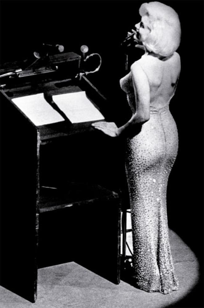 Marilyn Monroe con vestido de Jean Louis.