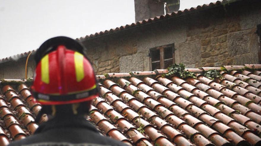 Incendio nunha cheminea. //Bernabé