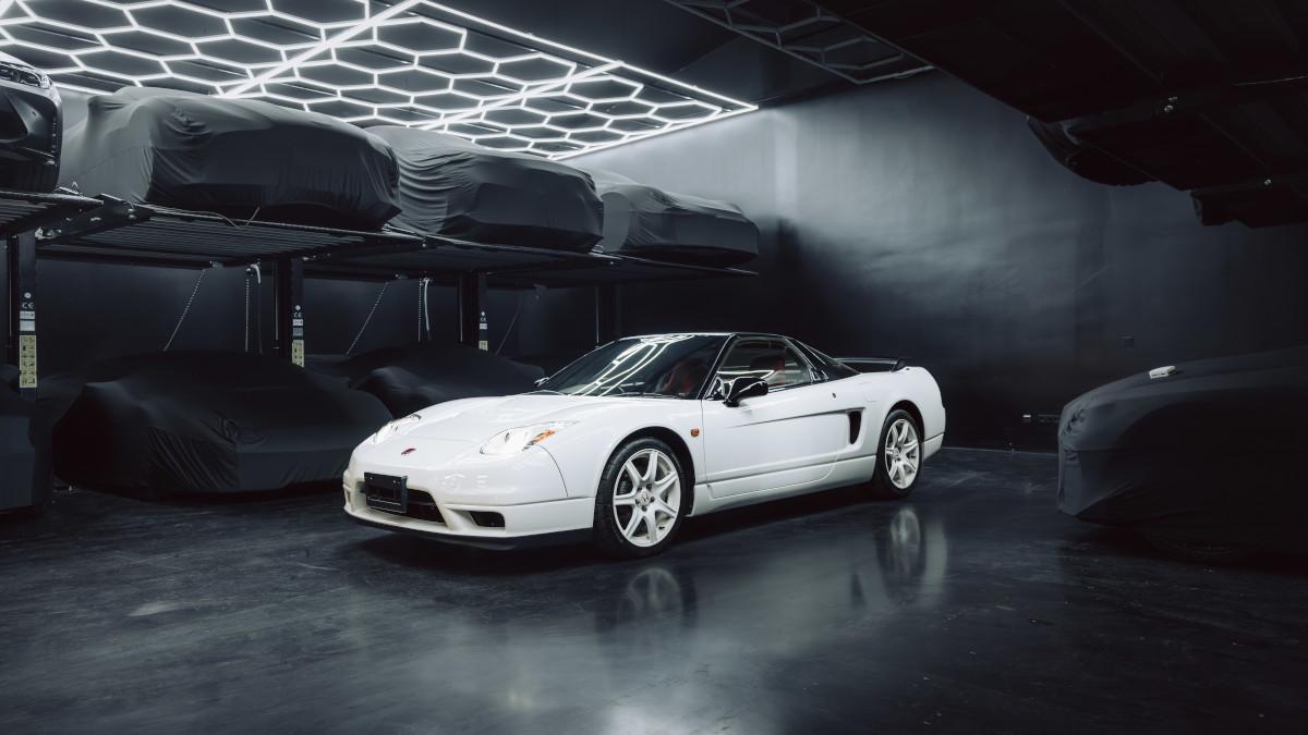 El Honda NSX-R de 2003, del que solo se fabricaron 140 unidades, se mueve entre 850.000 y 950.000 euros.