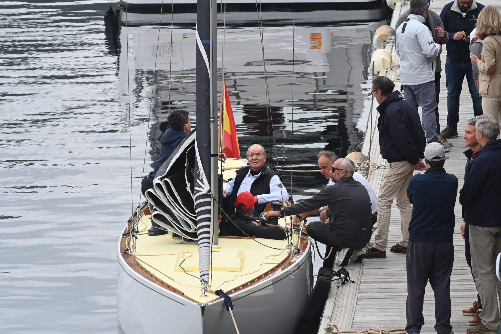 El rey emérito, Juan Carlos I, ya navega por aguas de Sanxenxo