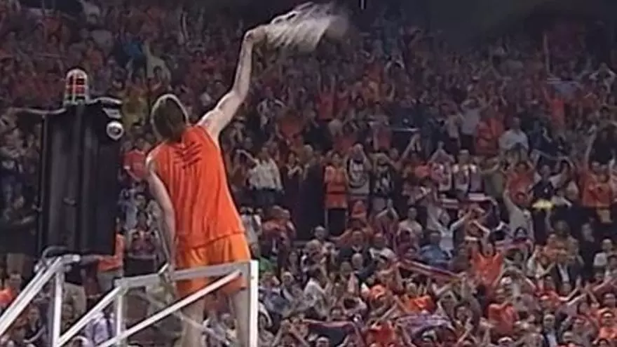 VÍDEO: El primer título en Europa del Valencia BC 20 años después