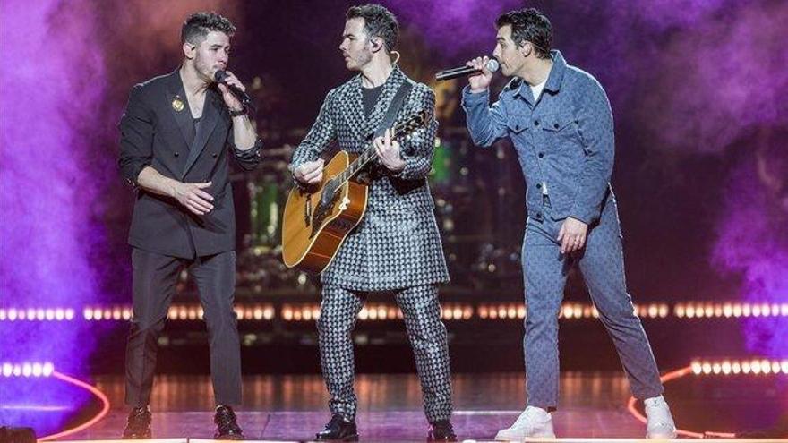 Jonas Brothers, adolescencia eterna en Barcelona