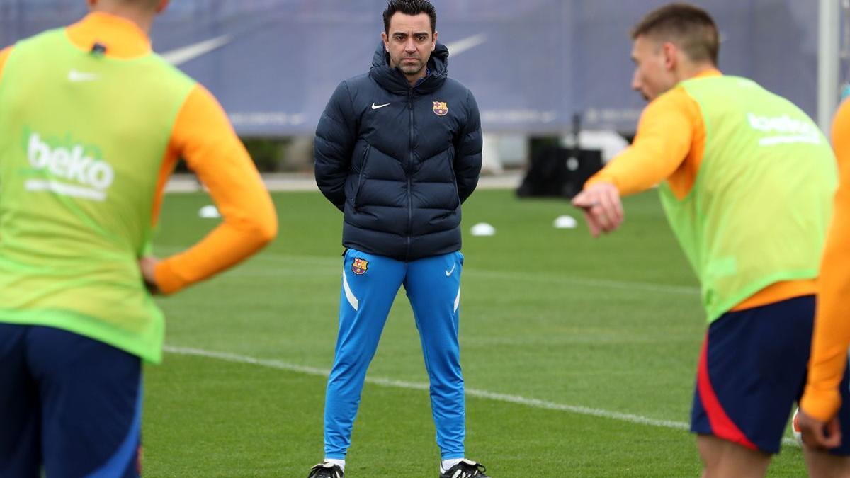 Xavi, en el entrenamiento del Barça previo al duelo con el Galatasaray de Europa League.