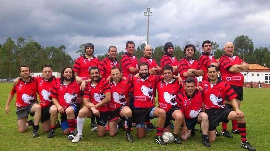 Equipo de veteranos del Coreti Rugby Lalín que participó en el torneo internacional de Anadía.