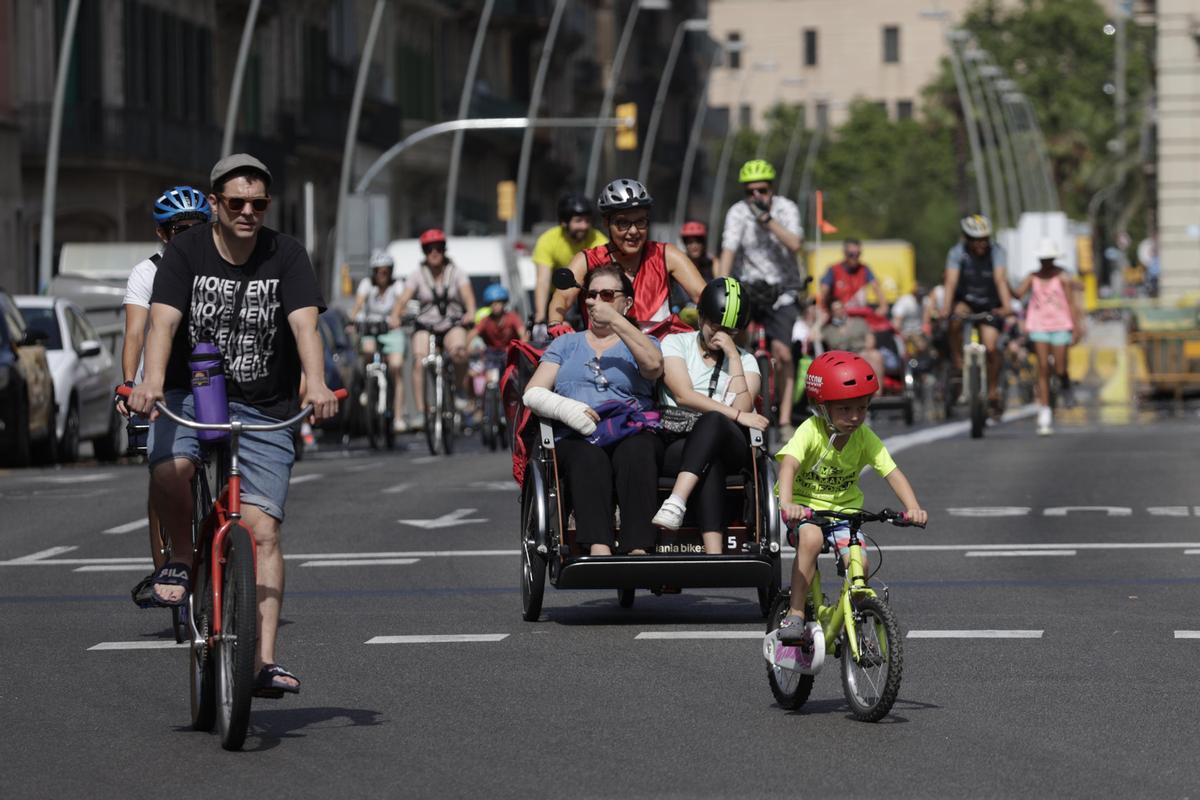 La fiesta de la bicicleta regresa a las calles de Barcelona con la Bicicletada.