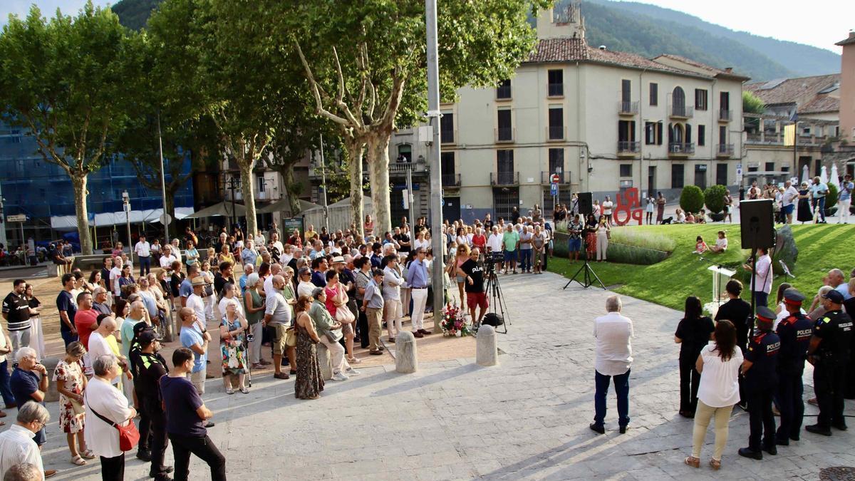 Les imatges de l'homenatge a les víctimes dels atemptats del 17-A a Ripoll