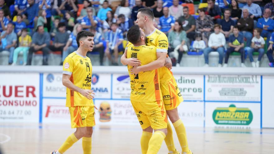 El Servigroup Peñíscola comienza la temporada con goleada en casa del Manzanares (4-8)