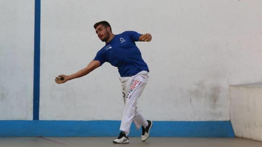 Francés, en acció, en la partida d&#039;ahir que es va a jugar a Torrent.