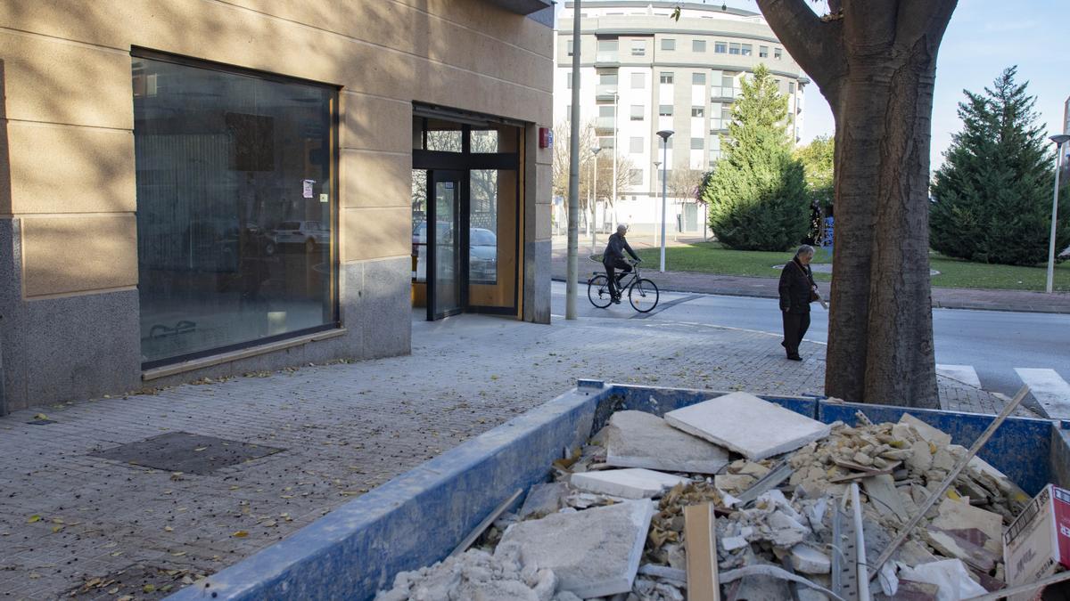 Xàtiva. Obras del nuevo supermercado Hiperber, en la calle Profesor Sanchis Guarner