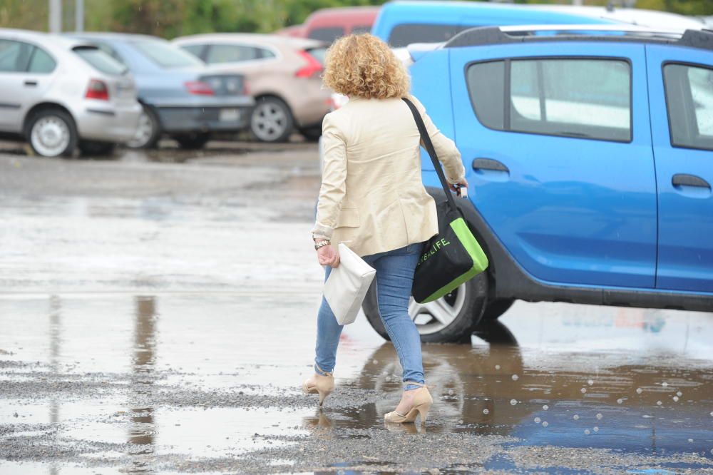 La lluvia sorprende a los murcianos