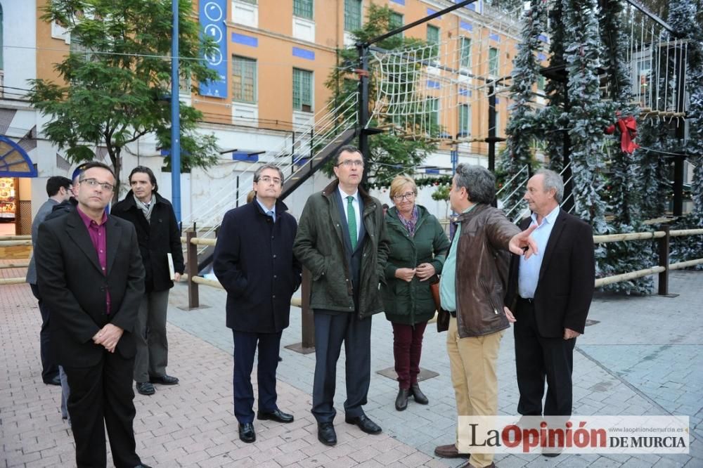 ¡Ya es Navidad en Murcia! Con pista de hielo inclu