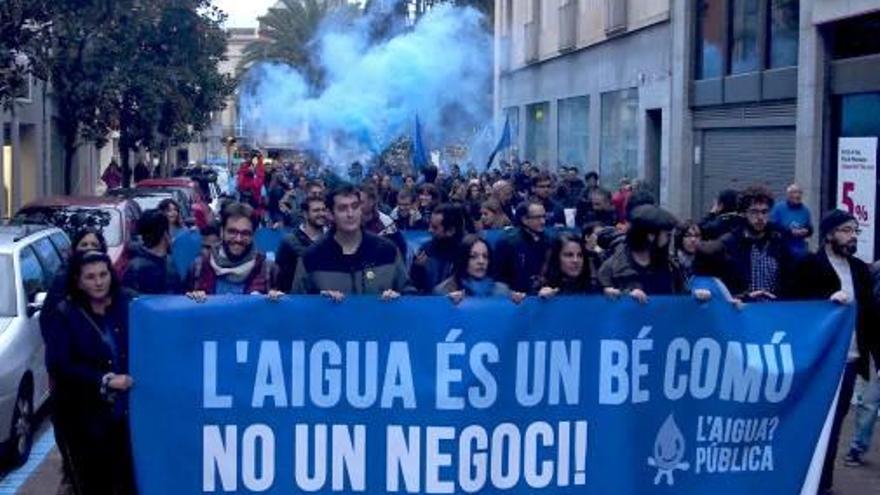 Manifestació a Igualada d&#039;Aigua és vida