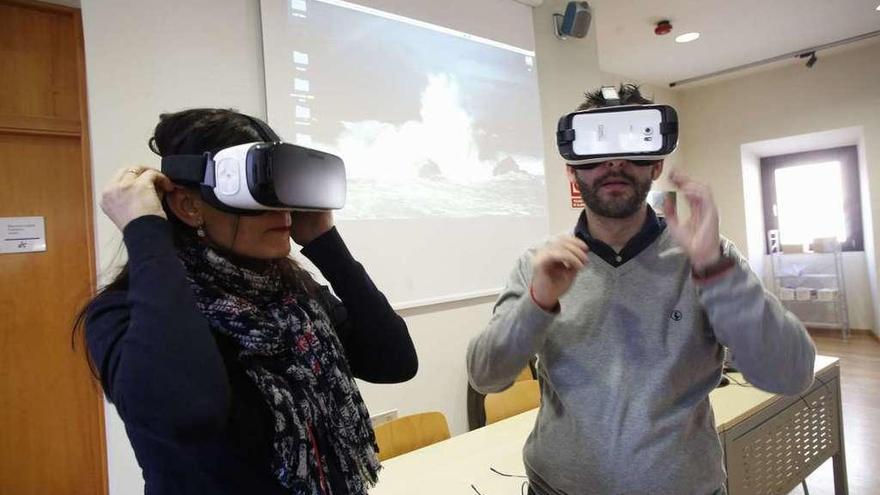 Yasmina Triguero y Manuel Campa, con las gafas 3D.