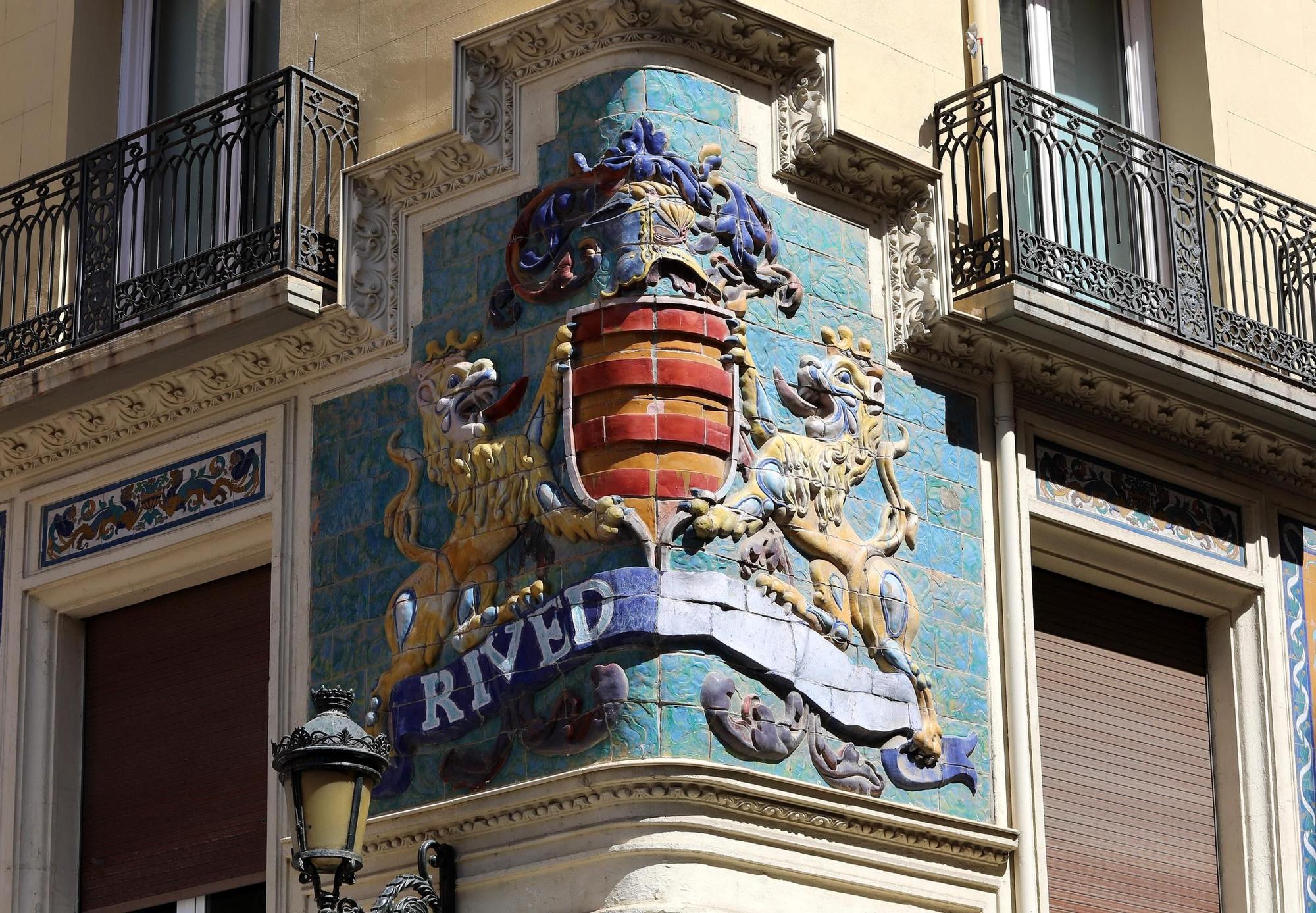 Mosaico de la farmacia Rived, en calle don Jaime.jpg