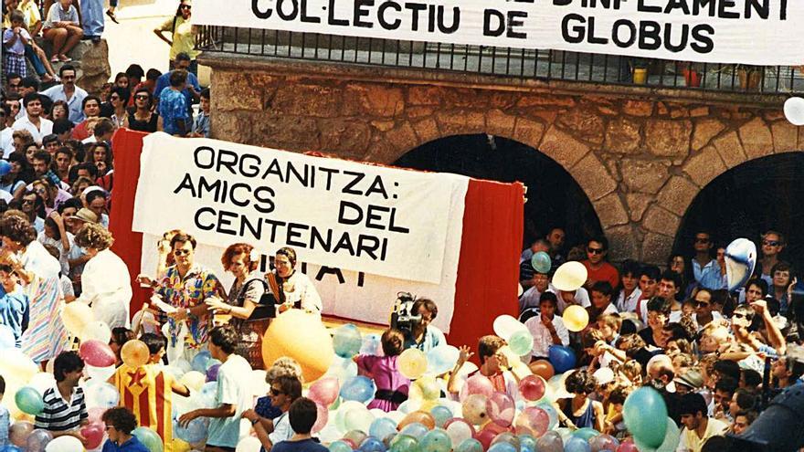 Gran festa amb globus en una acció de La Cubana del 1988 | LA CUBANA