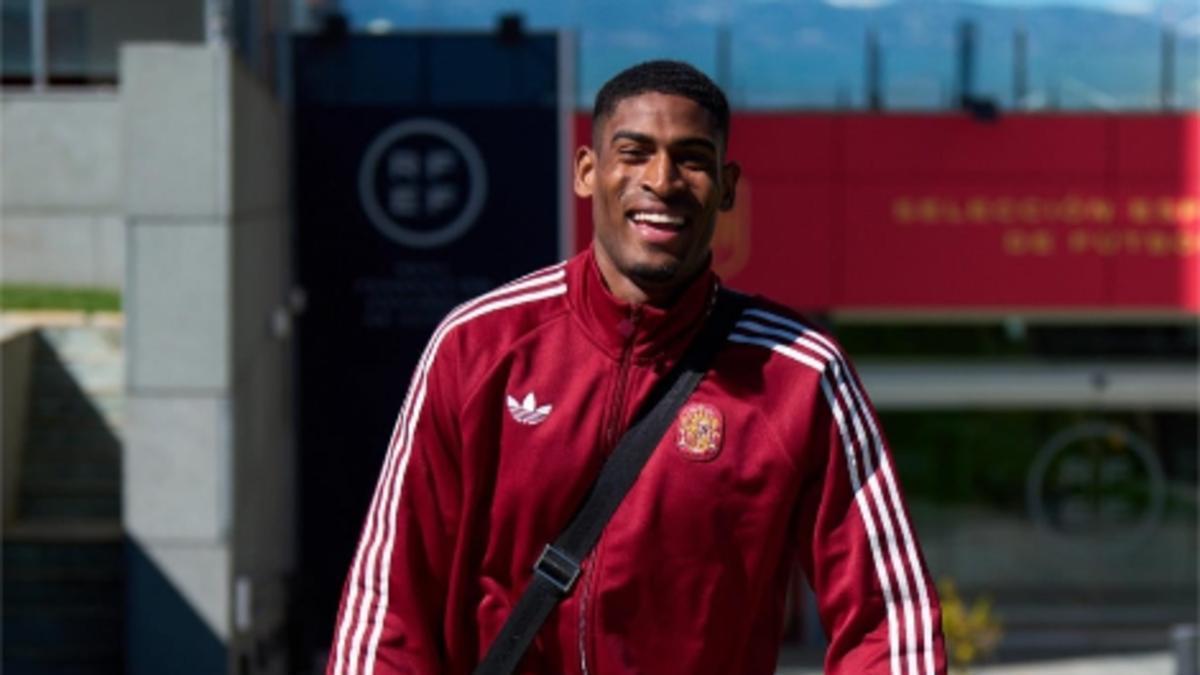 Cristhian Mosquera, durante la concentración con España