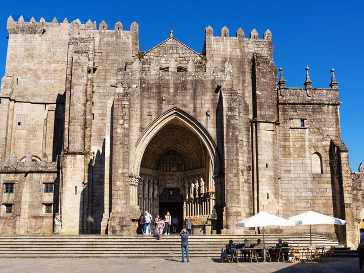 Tui es uno de los pueblos "más hermosos" de Galicia, según la Guía Repsol.
