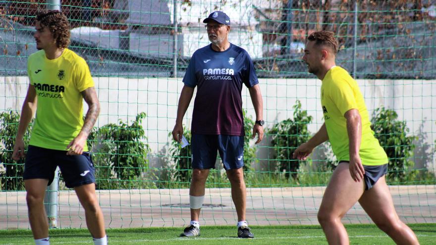 Miguel Álvarez apuesta por su equipo: &quot;El Villarreal B está recuperando su fortaleza&quot;