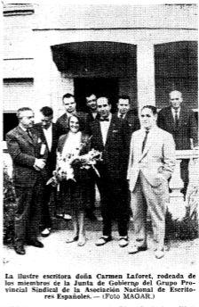 Homenaje de la Asociación Nacional de Escritores a Carmen Laforet en la casa "Riamar" en julio de 1962 en Cangas.