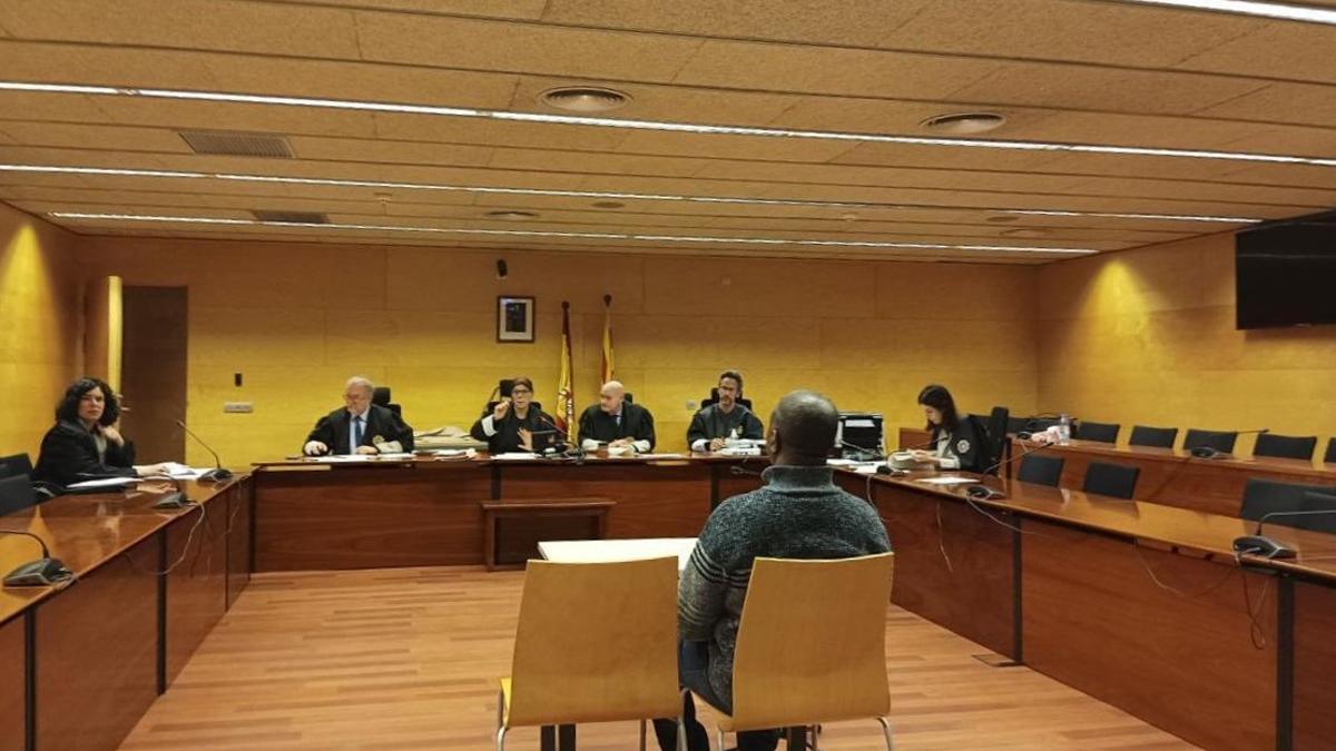 L'acusat durant el judici a l'Audiència de Girona.