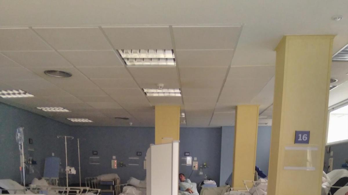 Imagen de la sala de Evolución del Hospital de Valme, donde los enfermos esperan para ingresar. / Satse