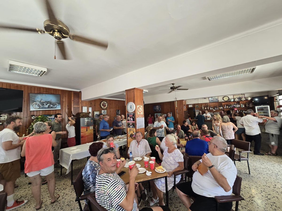 Diego Lechado dice adiós a toda una vida en el Bar Monumento de Portocristo