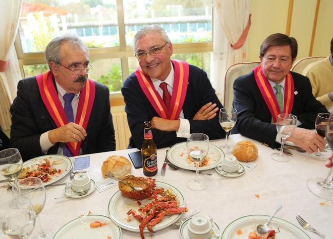 Los amantes de la buena mesa celebran en O Grove el Centolo Larpeiro