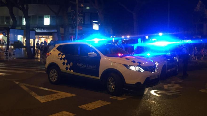 Agents de la Policia Local desplegats al centre de Platja d&#039;Aro