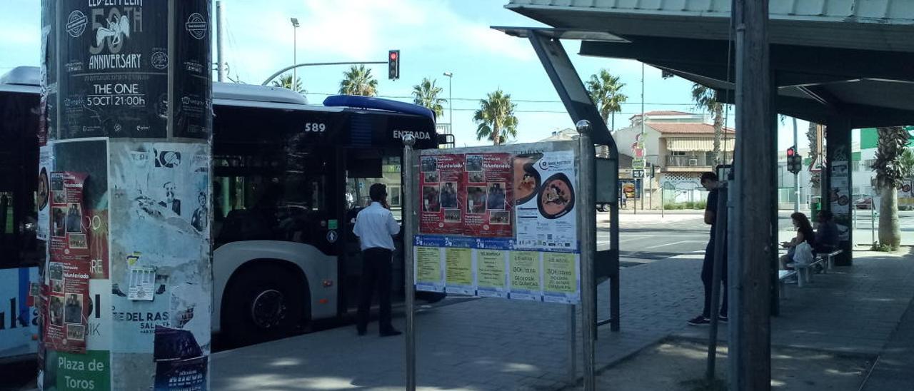 Cs propone poner un panel informativo municipal en la zona próxima a la Universidad.