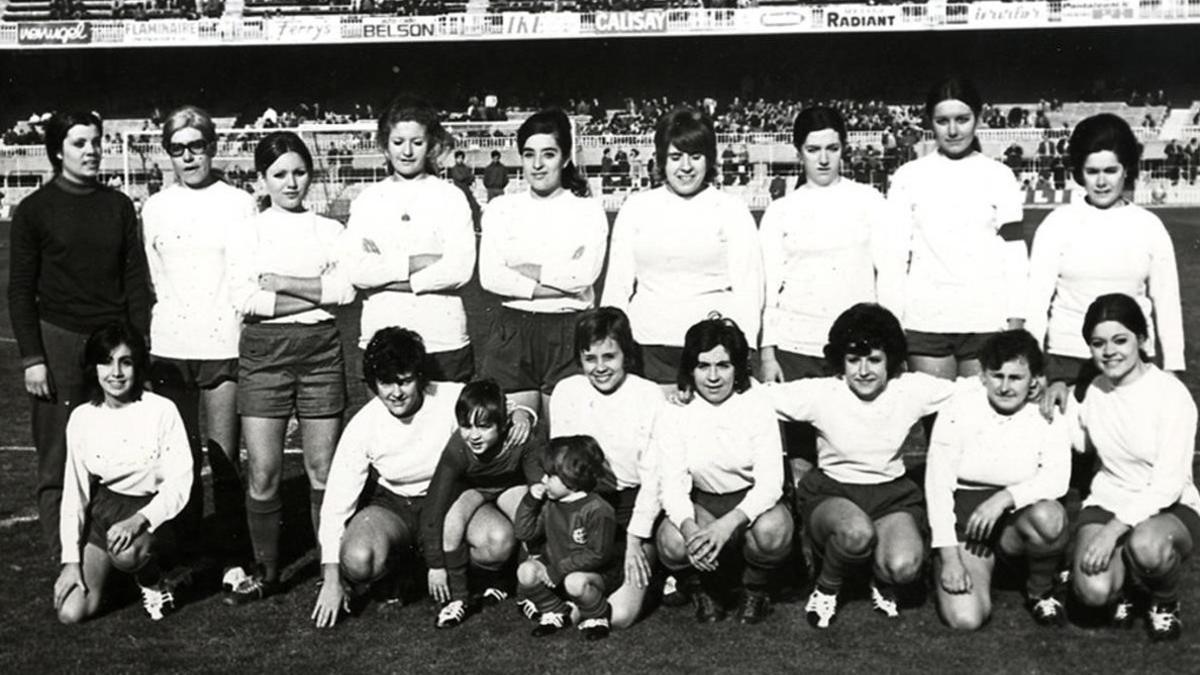 Debut del equipo femenino del Barça en 1970.