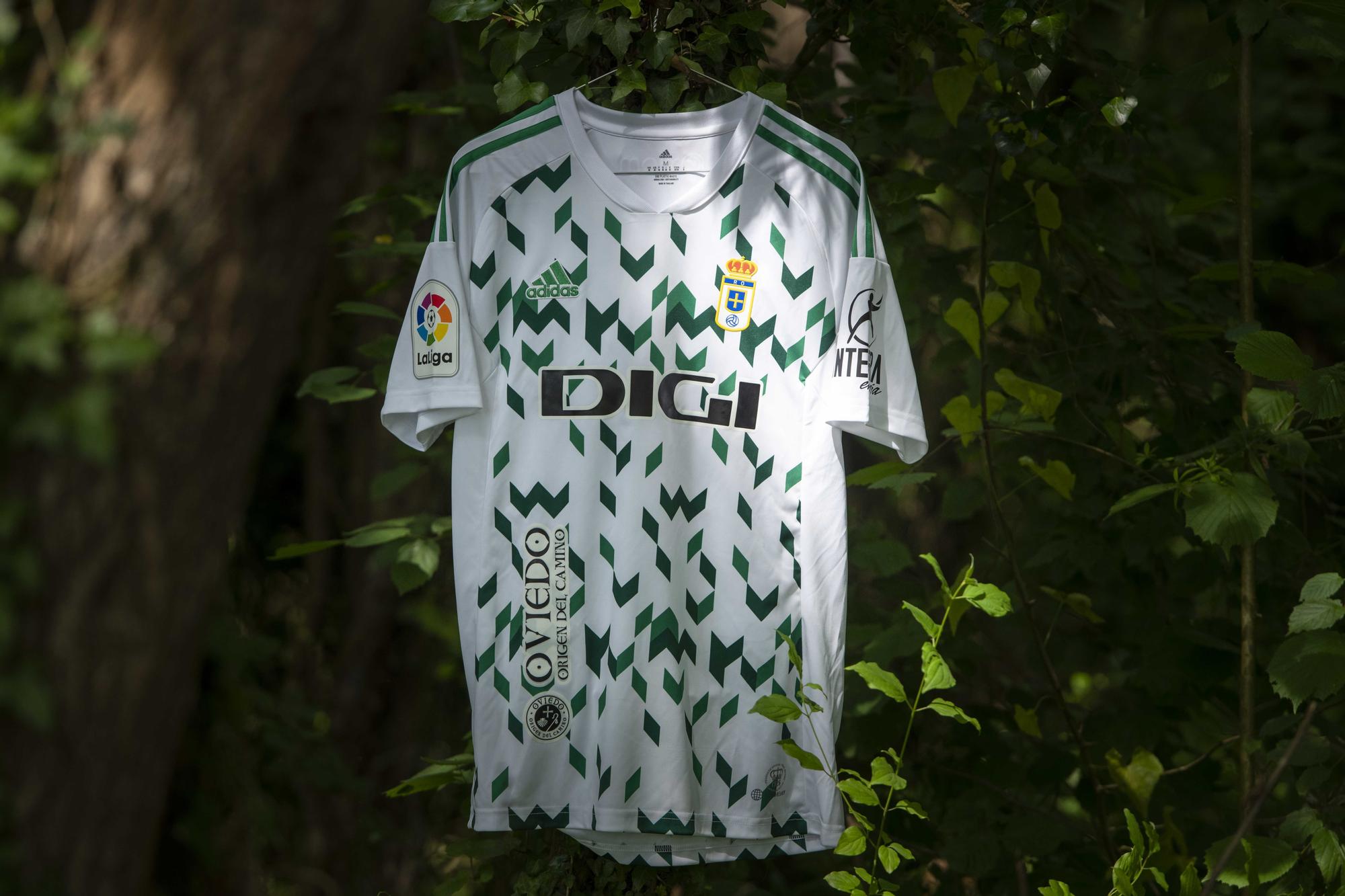 EN IMÁGENES: la nueva camiseta del Oviedo