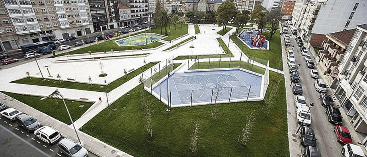 Vista de la alameda de A Estrada, financiada con fondos europeos de la Edusi.  // Bernabé/Cris M.V