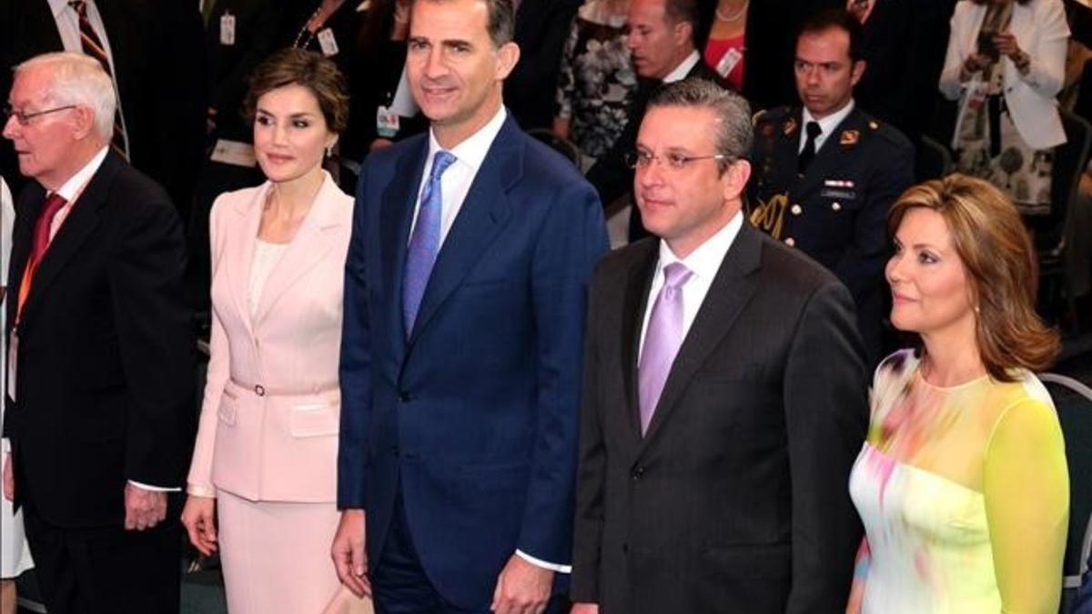 Felipe y Letizia, junto al gobernador de Puerto Rico, Alejandro García Padilla, y su esposa.